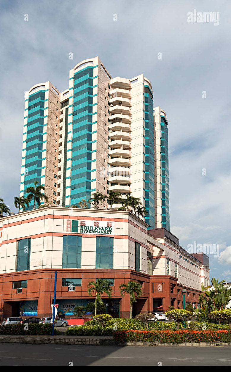 boulevard hypermarket