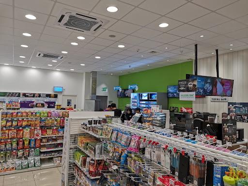 FamilyMart Eco Botanic