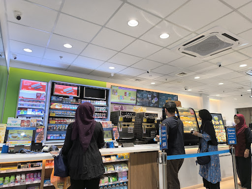 FamilyMart Arau