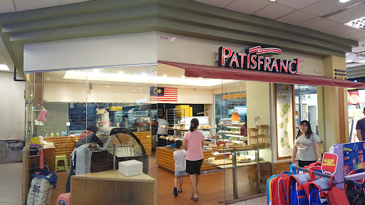 FamilyMart Mahkota Parade