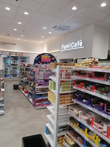 Family Mart (Anjung Warisan)