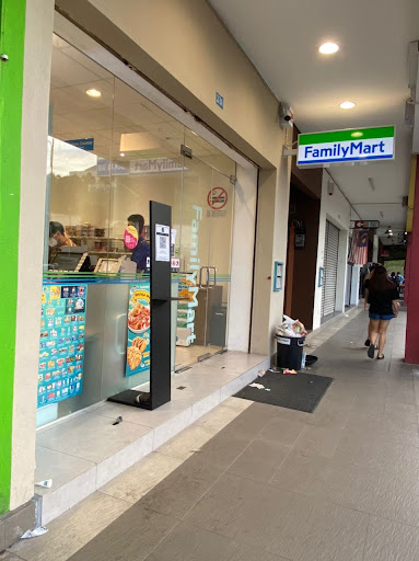 FamilyMart Raub