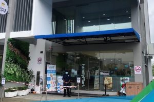 FamilyMart Icon City