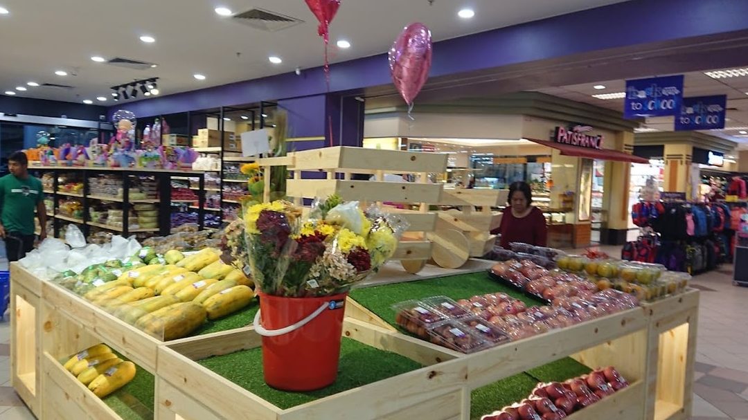 familymart mahkota parade