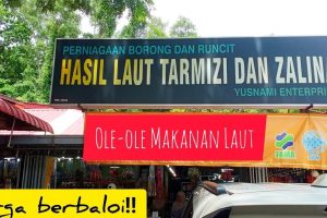Hasil Laut Tarmizi Dan Zalina ( Pekan Lumut, Perak )