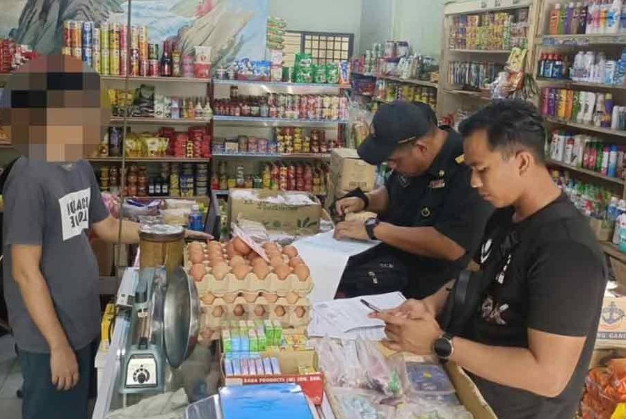 Kedai Runcit Kampung Shop ( Kg. Padang Tembak, Lumut, Perak ) 1 kedai runcit kampung shop kg padang tembak lumut perak