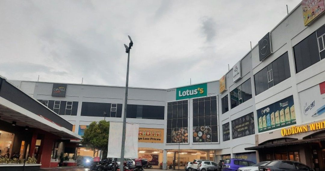 lotuss teluk intan