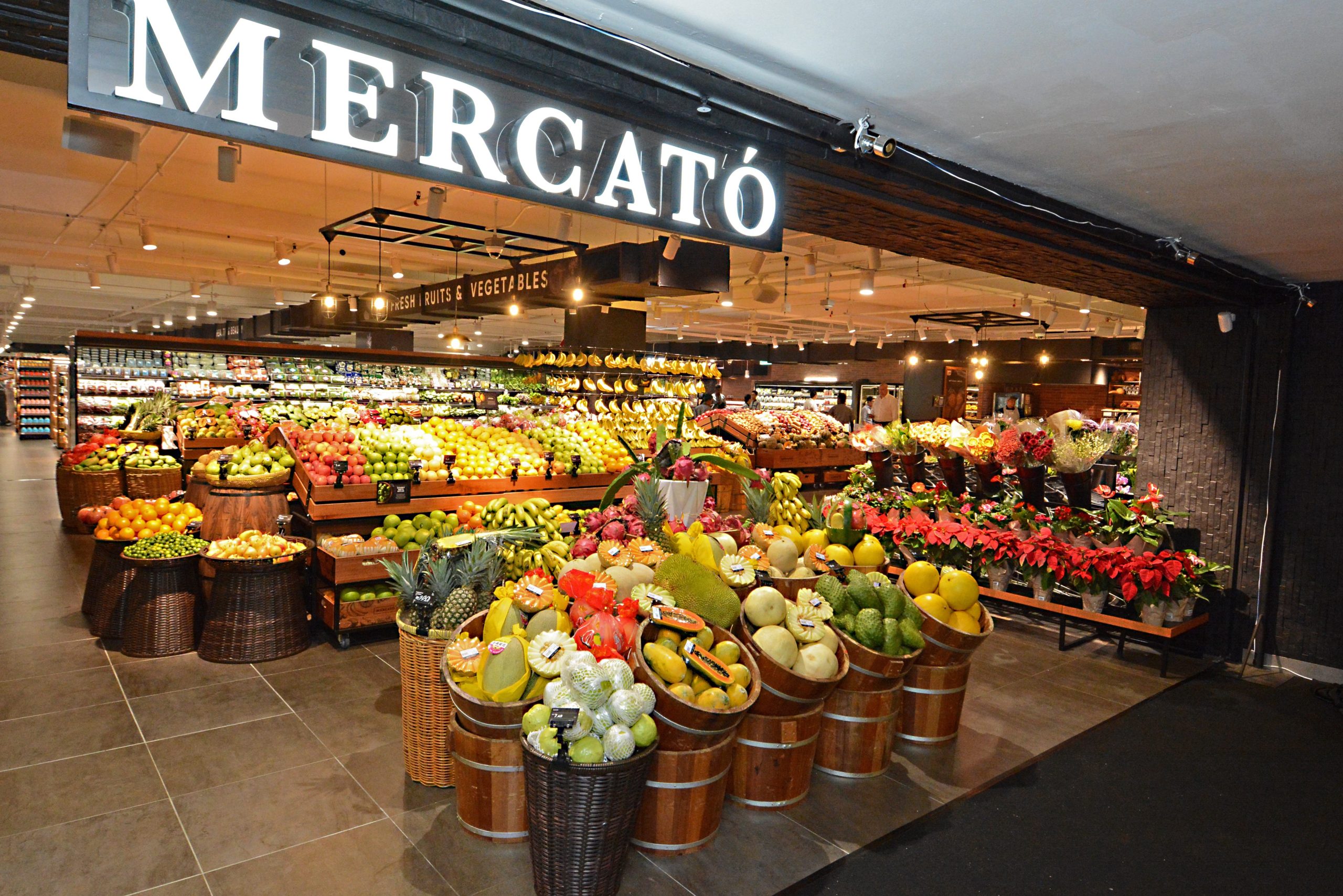 mercato gurney plaza scaled