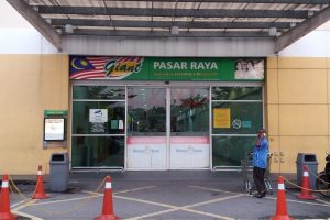 Pasaraya Giant Kemuning Utama